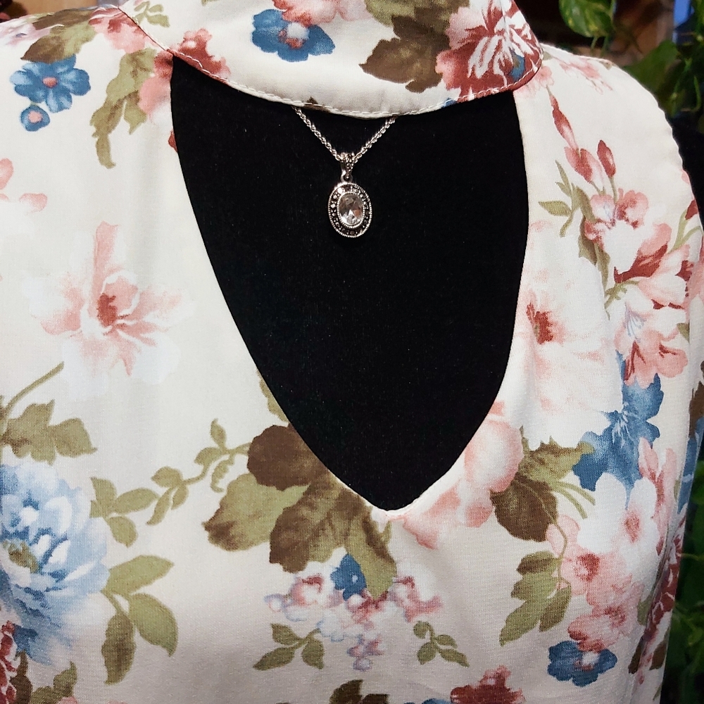 Style Rack Choker Dress - Picture 3 of 6
